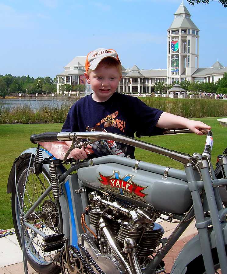 DSCN9135.jpg - Old Bike, Young Biker.