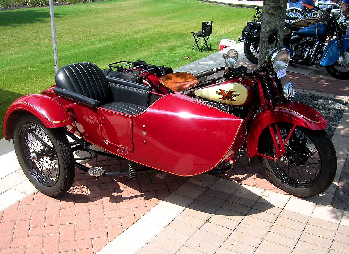 DSCN9200.jpg - Excelsior Henderson Side Car Rig.