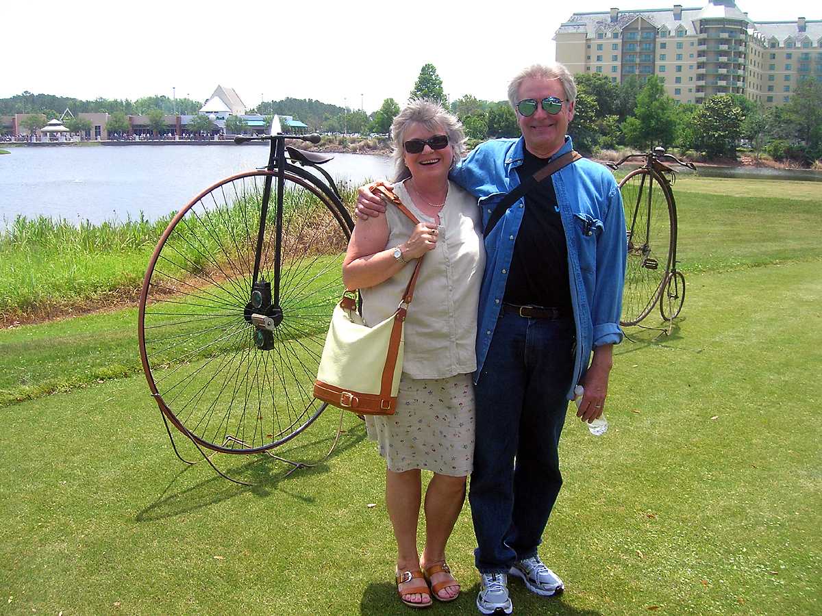 DSCN9256.jpg - Past Grand Marshall Craig Vetter and his wife Carol Had a Great Day.