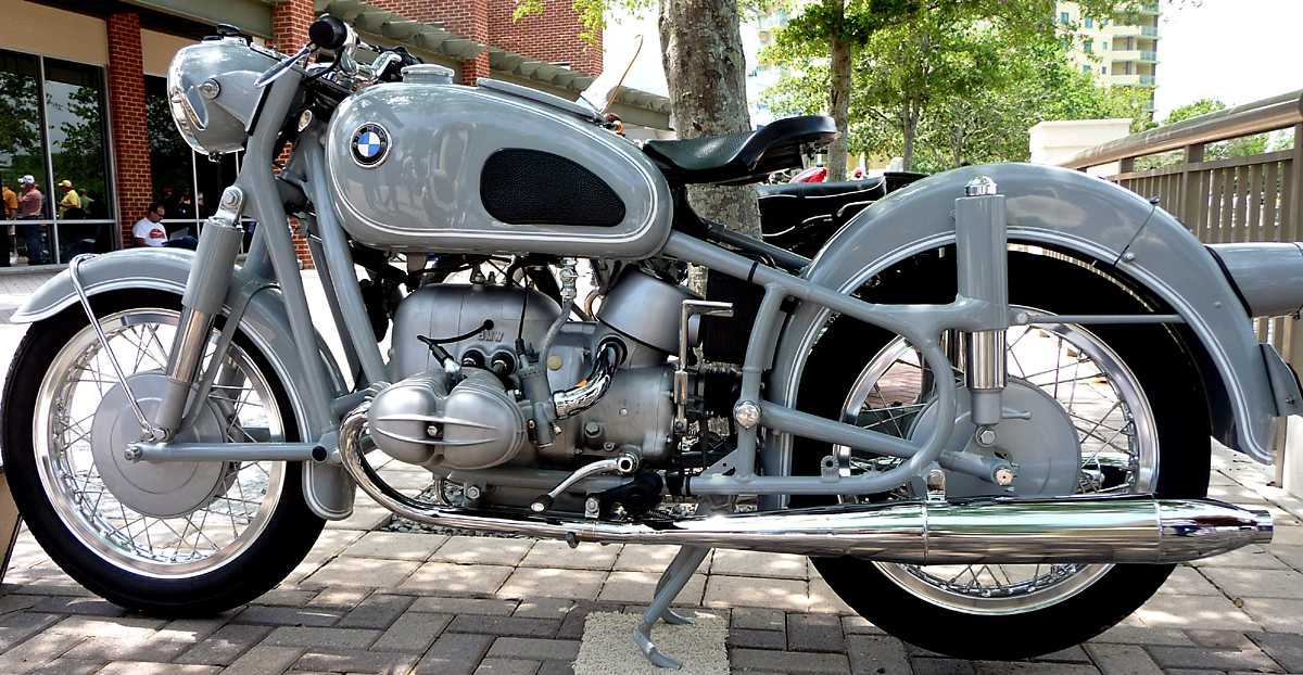 P1000205.jpg - Gorgeous Class Winning Dove Gray /2 Series BMW.