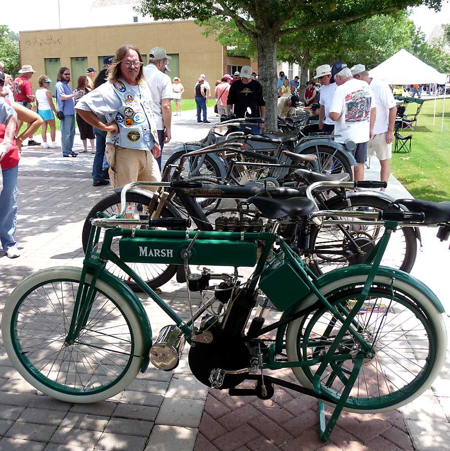 P1000256.jpg - Pre-War American Motorcycles On Display.