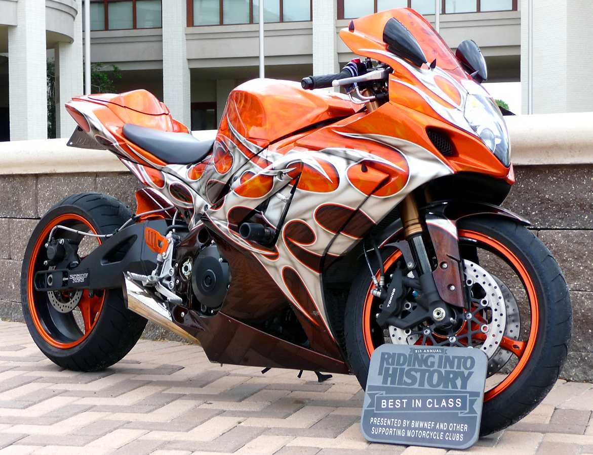 P1000323.jpg - Wild International Custom Winning Suzuki GSX-R1000.