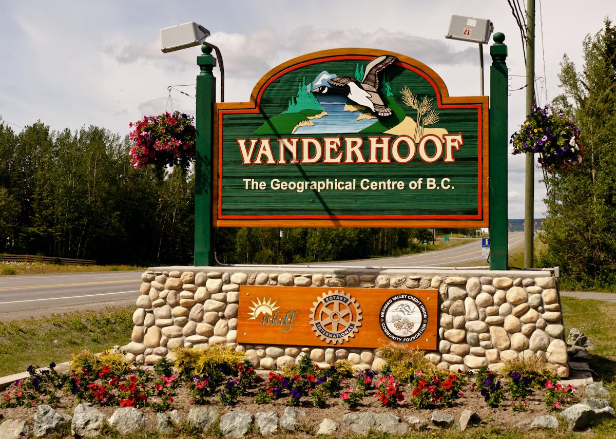 P1010651.jpg - We stayed here; it's a lovely winter sports town with a couple of really nice restaurants.