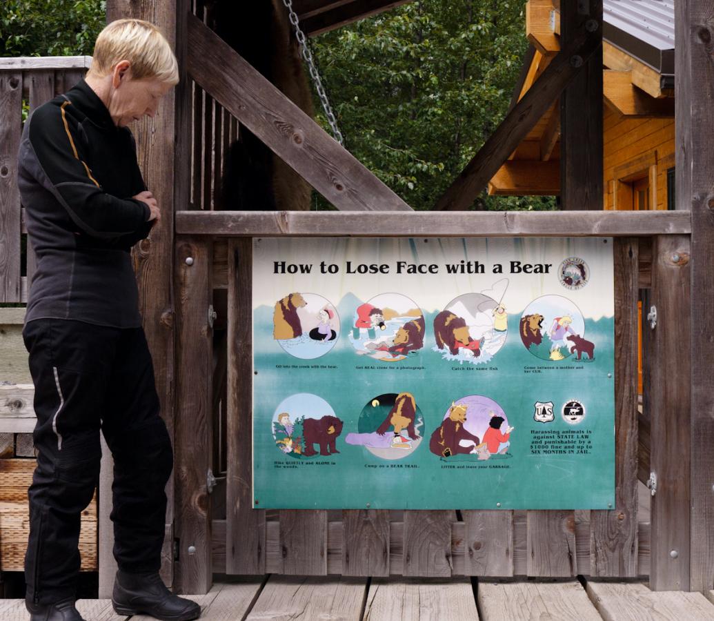 P1010762.jpg - Bear Creek, Kenai National Park. Bears here feed on spawning salmon, but we were too early for the run.