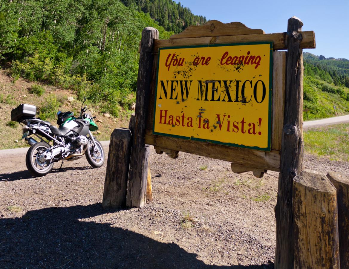 P1010401.jpg - Crossing into Colorado. Hasta la Vista Baby!