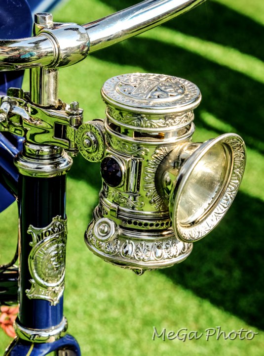 JMEGT0333.jpg - And the nickel plated acetelyne lamp completes this turn of the century gem. 