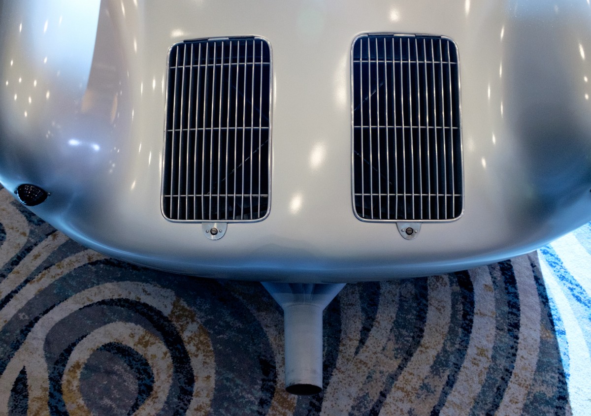 MEGT3440.jpg - BUSINESS END OF THE 550A.