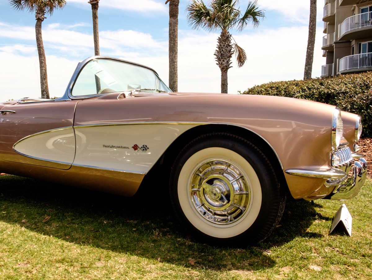 MEGT3460.jpg - FAWN BEIGE METALLIC, ONE OF A HANDFUL OF 4-SPEED FUEL INJECTED 57'S.