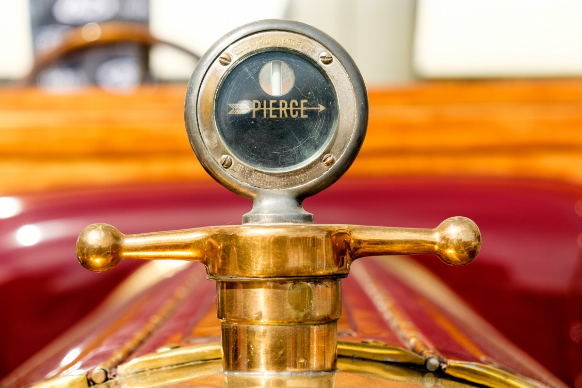 MEGT3490.jpg - PIERCE ARROW MOTOMETER.