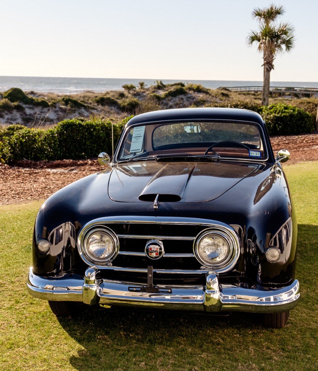 MEGT3500.jpg - NASH HEALEY LE MANS COUPE AT THE RITZ. VERY FITTING.