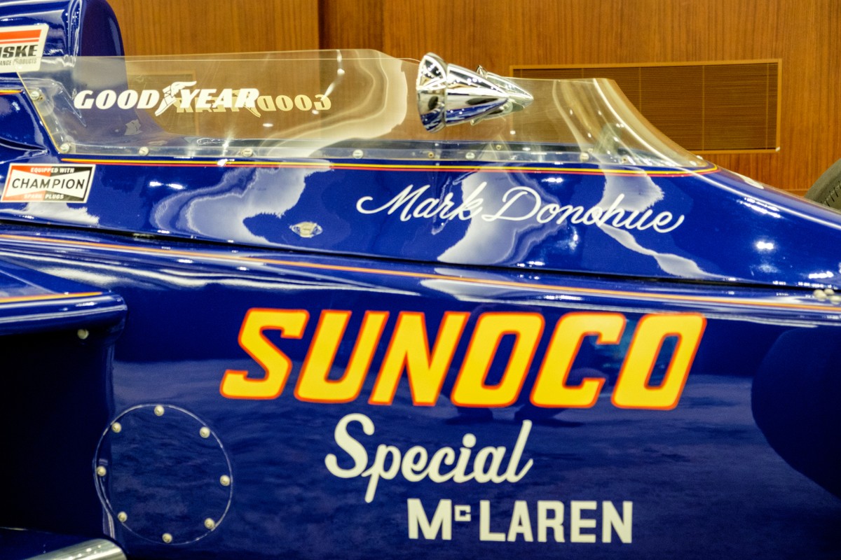 MEGT3504.jpg - DONAHUE'S INDIANAPOLIS OFFICE.