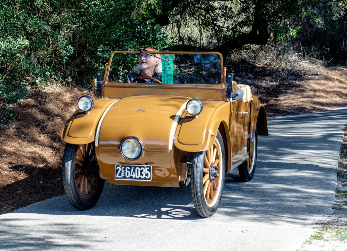 MEGT3593.jpg - FROM THE SUBLIME TO THE RIDICULOUS; A  1920'S GERMAN HANOMAG.