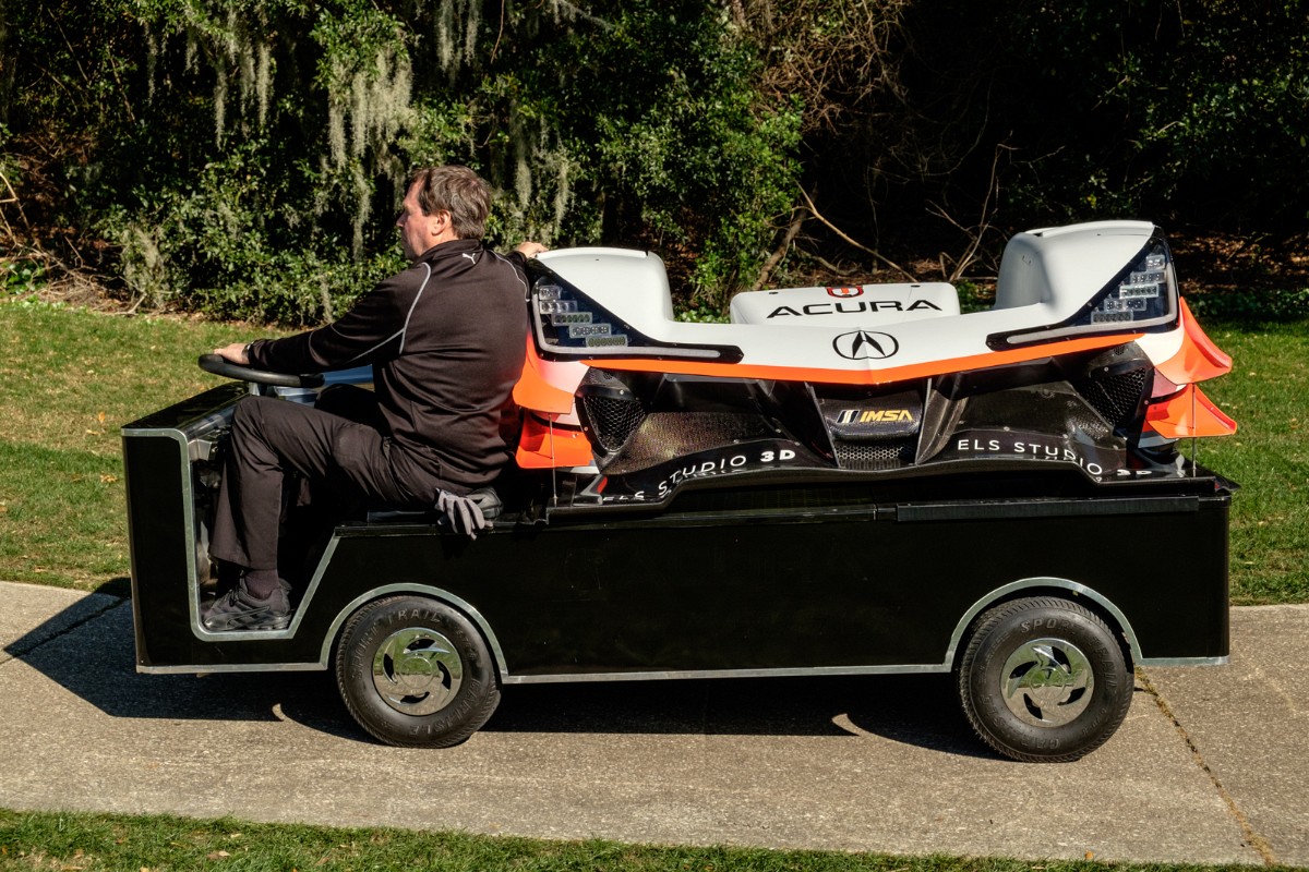 MEGT3599.jpg - SPECIAL DELIVERY.