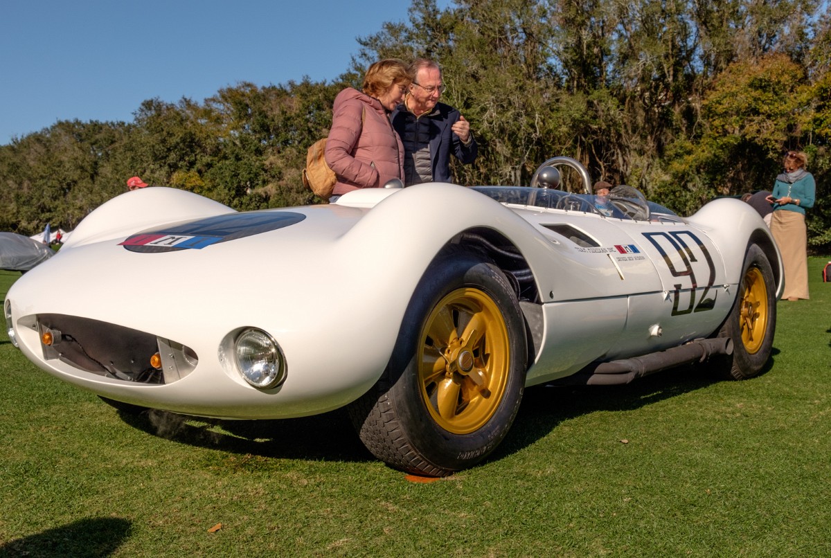 MEGT3611.jpg - NOT ALL CHAPARRALS HAVE WINGS. CHAPARRAL 1, BUILT BY TROUTMAN AND BARNES FOR JIM HALL.
