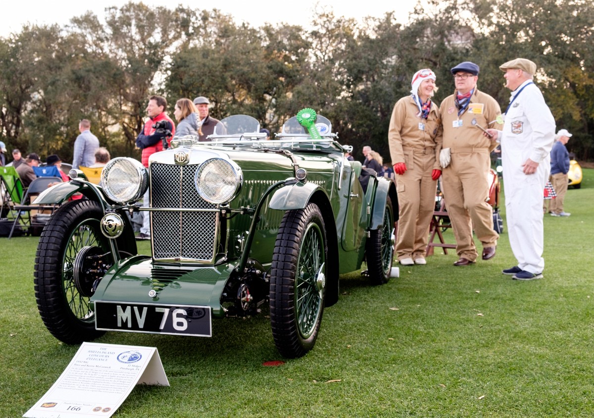 MEGT3635.jpg - HERE'S THE MG AGAIN, WITH APPROPRIATELY ATTIRED CREW.