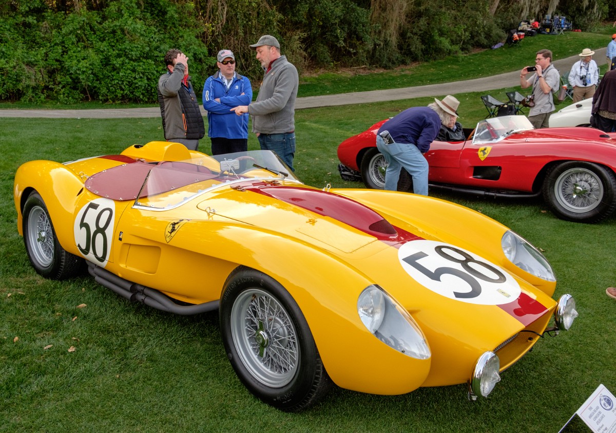 MEGT3655.jpg - ANOTHER TESTA ROSSA, THIS IN THE RACING COLORS OF THE USSR (!).