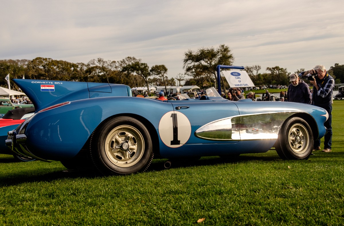 MEGT3701.jpg - THE SR1. BUILT FOR SEBRING, TEST DRIVEN BY MOSS AND FANGIO. ITS TWIN BECAME THE BASIS FOR THE PROTOTYPE STINGRAY.