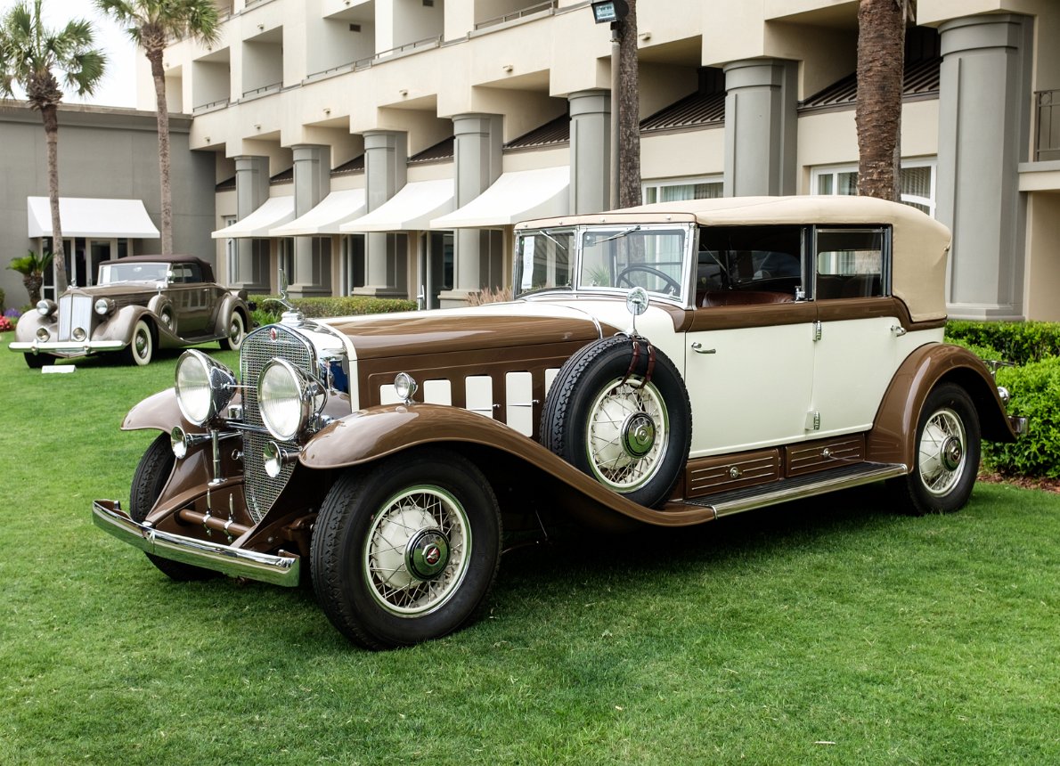 MEGS3127.jpg - They're called classics for a reason.The 1930 Caddy sold for $182,000.