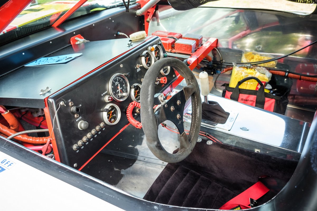 MEGS3300.jpg - Not much Ford left in here, pretty much all Roush.
