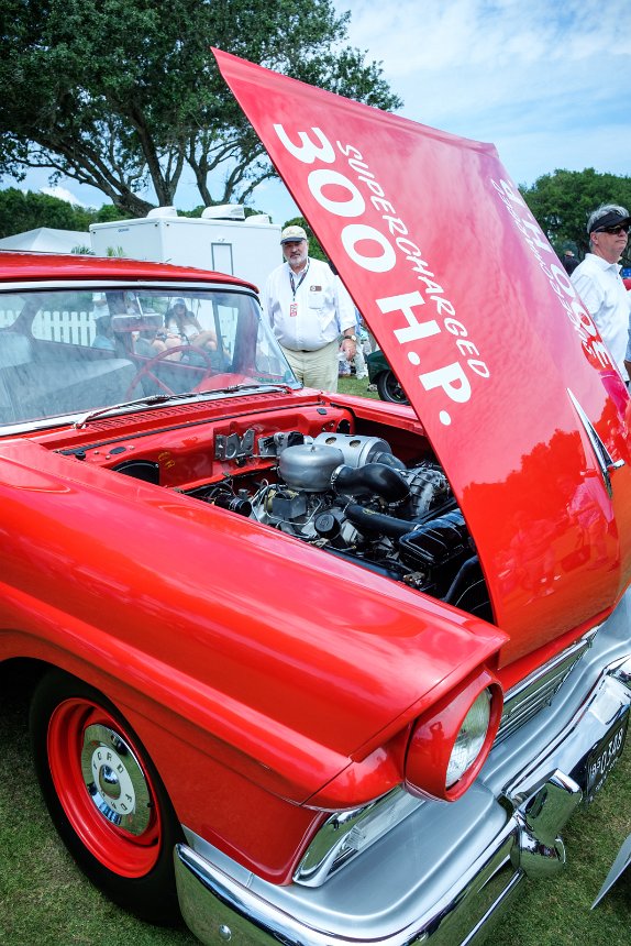 MEGS3330.jpg - A thorn among the roses? Rare F-code supercharged Ford Custom.