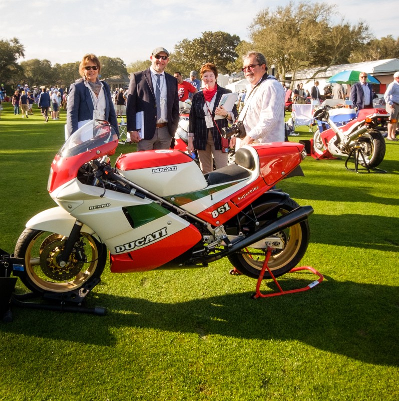 DSCF1080.jpg - THE ESTEEMED JUDGES SCORNG THE AWARD WINNING UCATI 851 TRICOLORE.