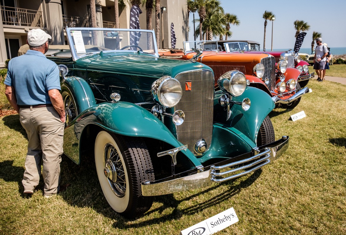 MEGS3355.jpg - A FEW PHOTOS FROM THE RM AUCTION. CLASSICS LINEUP HERE.