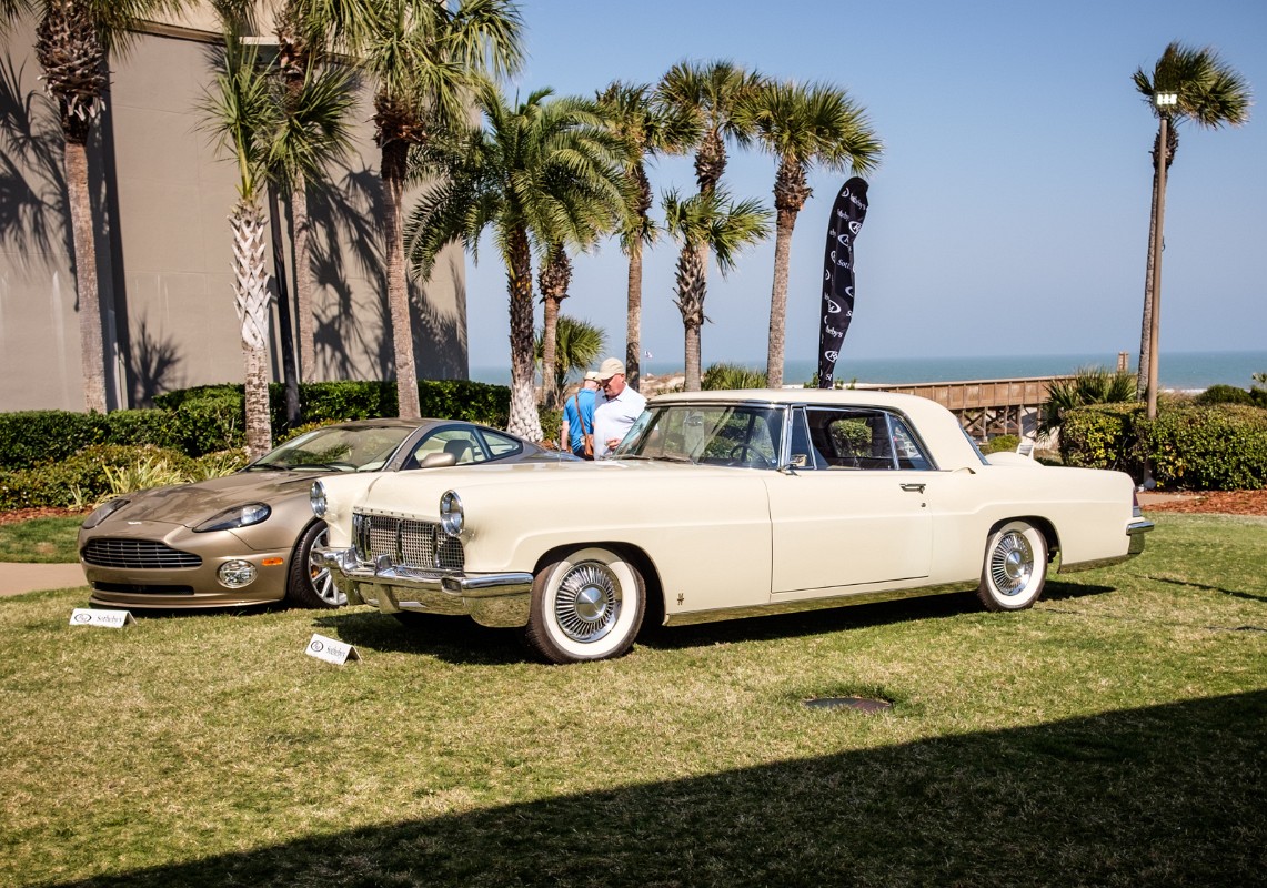 MEGS3374.jpg - BRITISH VS AMERICAN VIEW OF LUXURY PERSONAL CARS.
