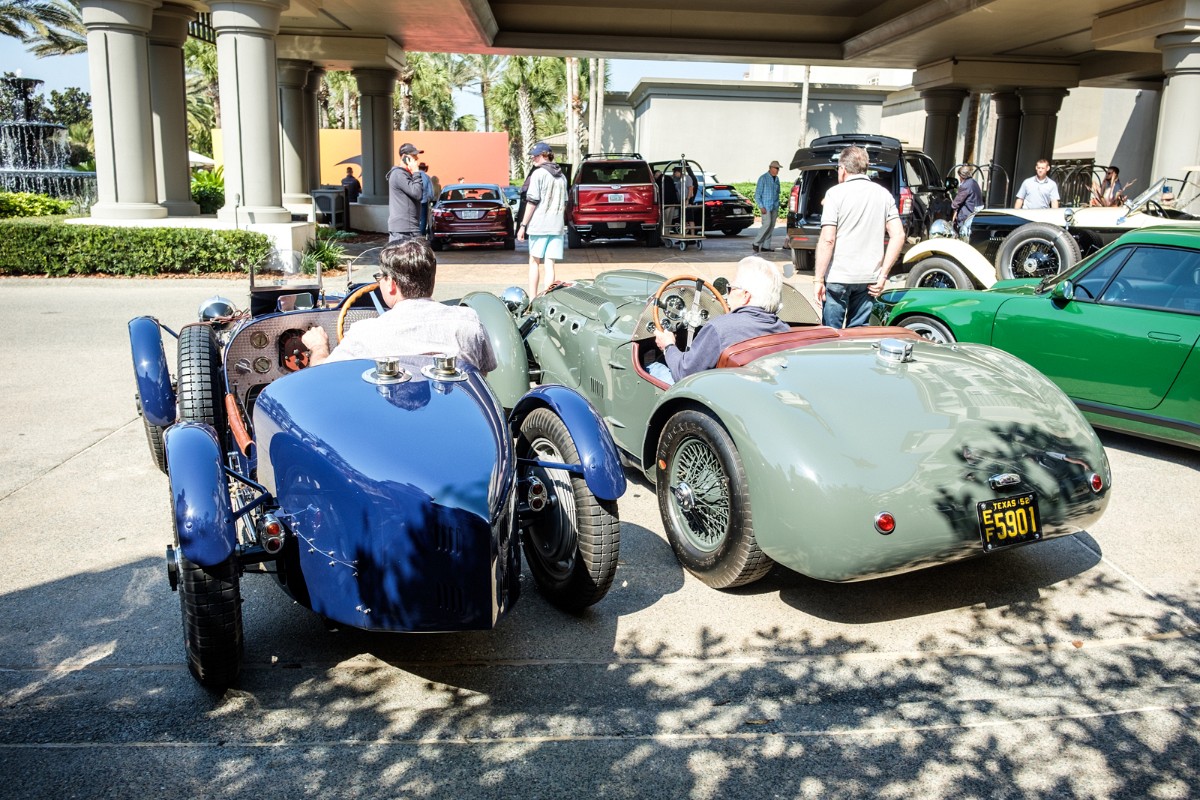 MEGS3376.jpg - ARGENTINIAN PURSANG (BUGATTI T35 REREATION) AND ALLARD J2X. MAKING MUSIC.
