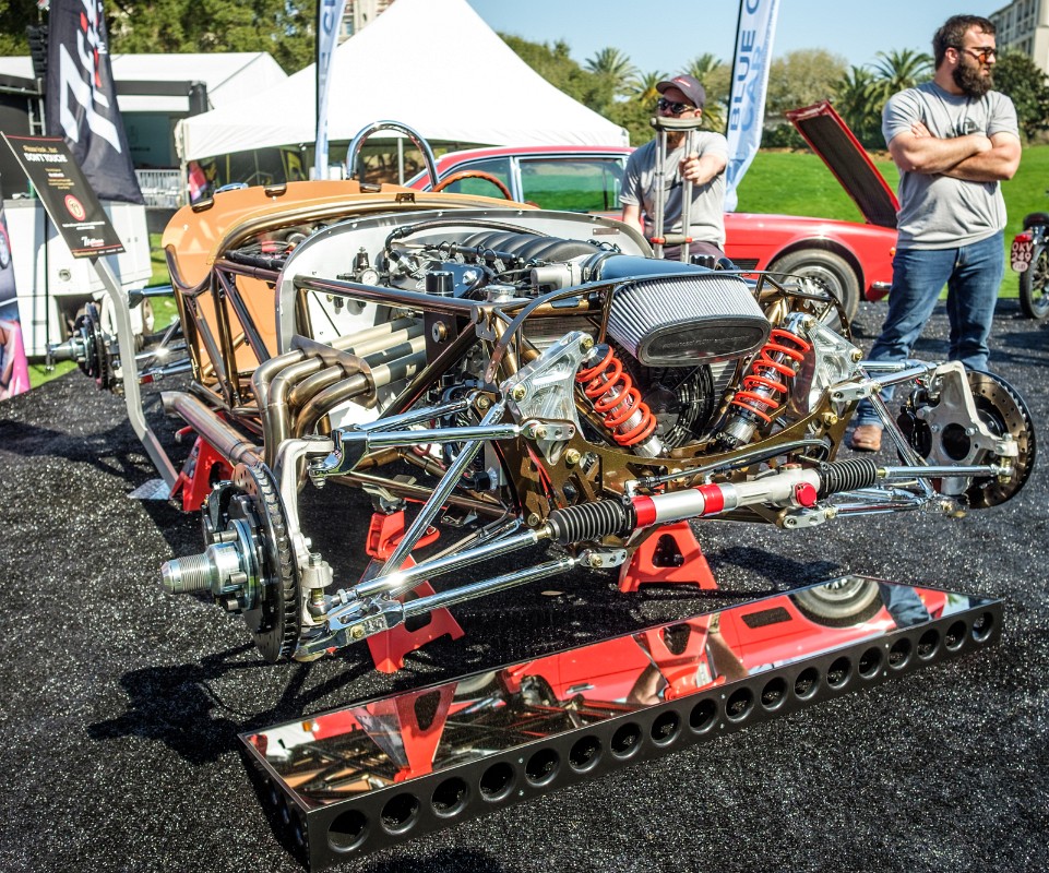 MEGS3388.jpg - MODERN ENGINEERING UNDER THE VINTAGE BODYWORK.
