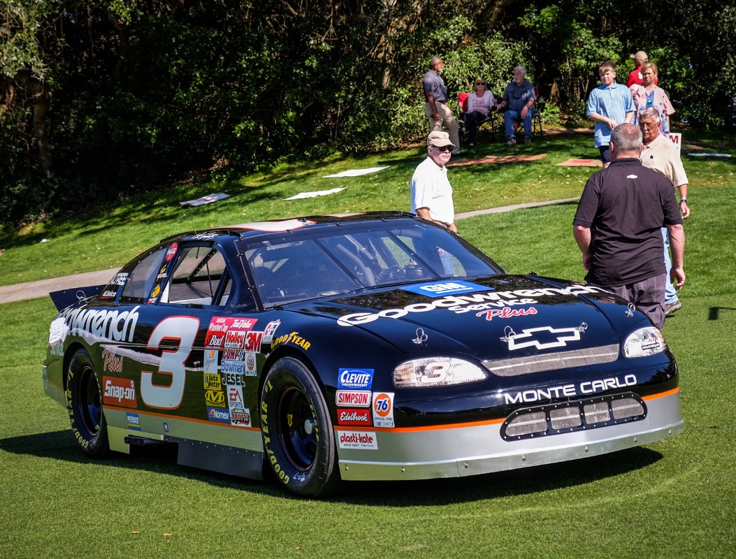 MEGT4002.jpg - THE INTIMIIDATOR NOT FAR BEHIND AS THE NASCAR CLASS FILES IN.