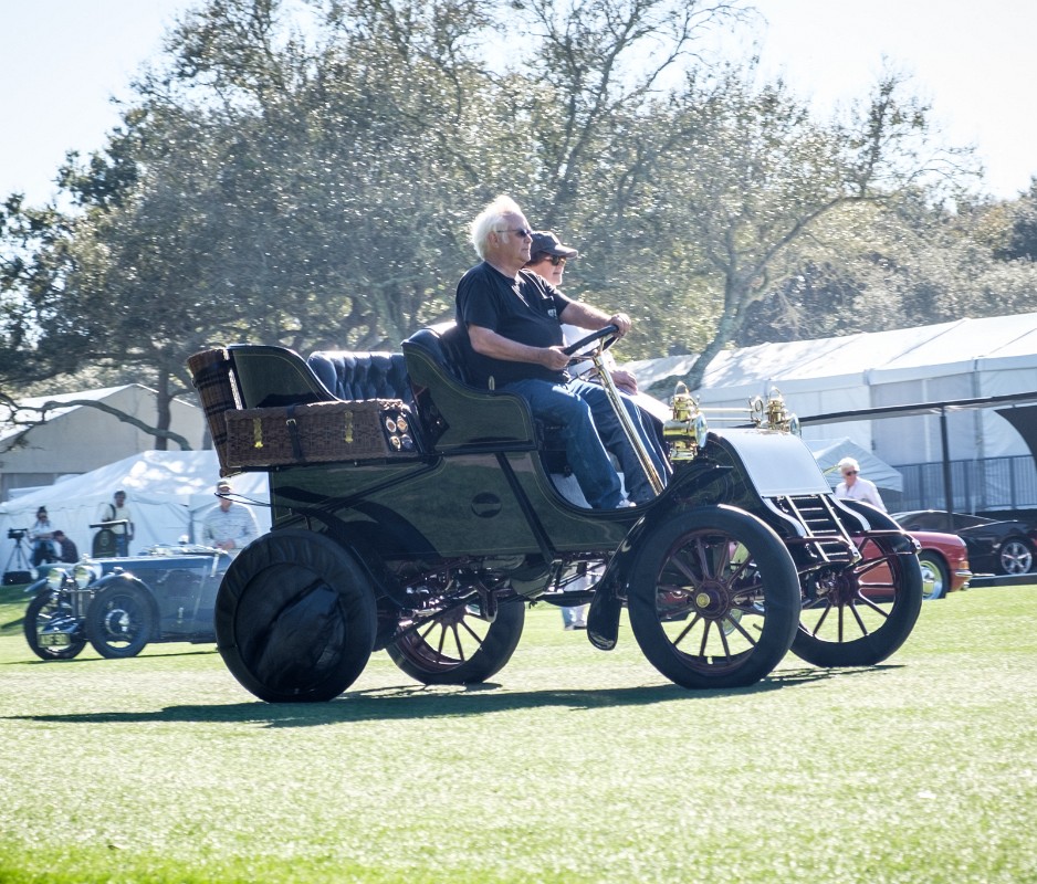MEGT4018.jpg - CHUG-A-CHUG. ONE OF A HANDFUL OF BRASS ERA BUGGIES ARRIVES.