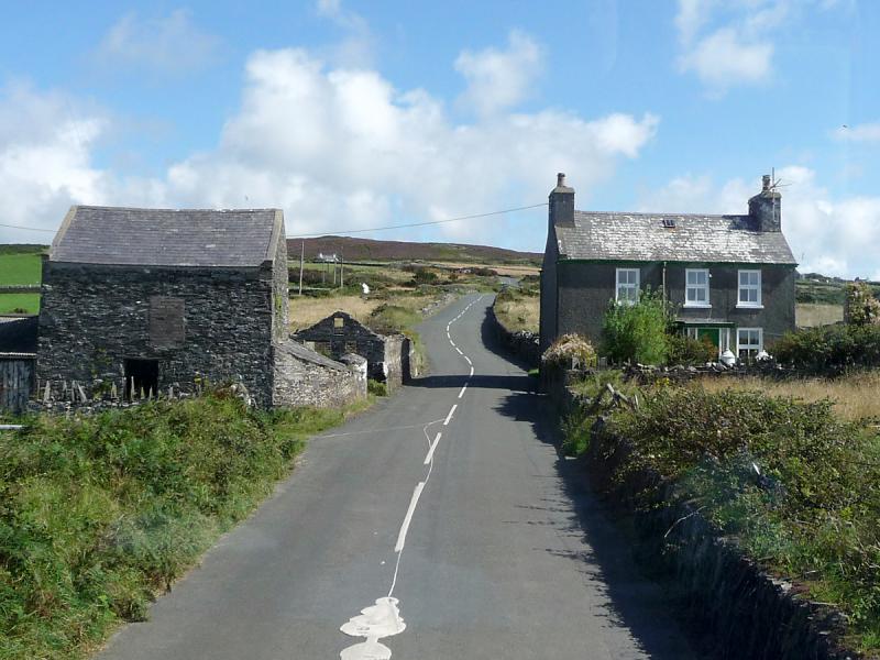 P1010710.JPG - Stone walls and stone bukdings abound throughout the island.