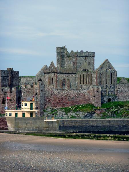 P1010889.JPG - The castle at Peel, the largest town on the west coast.
