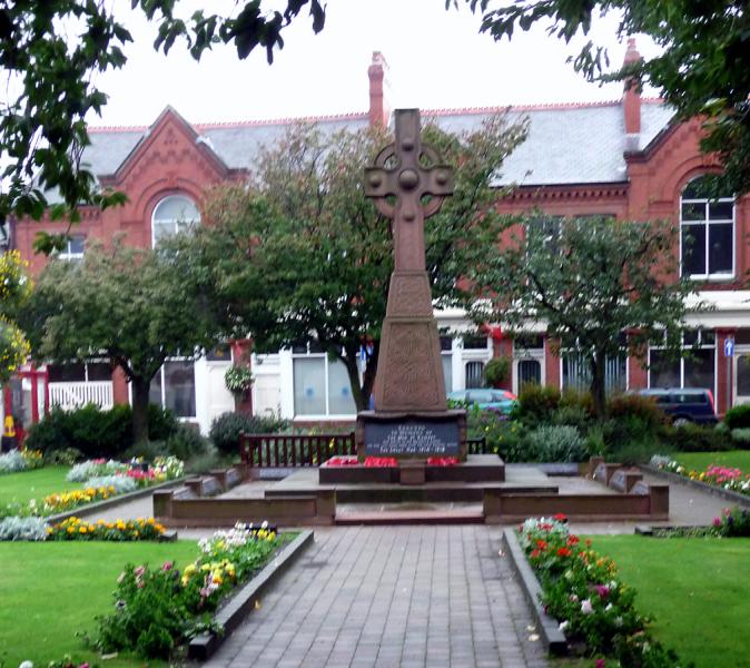 P1010940.JPG - Back in Ramsey, this is the town gardens.