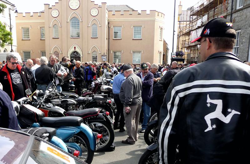 P1010990.JPG - Some more of the hundreds of bikes jammed into the square.