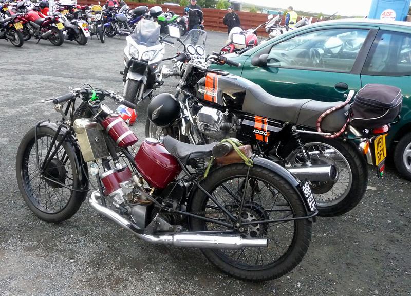 P1020128.JPG - An earlier Scott and a nice Guzzi 1000 Le Mans.