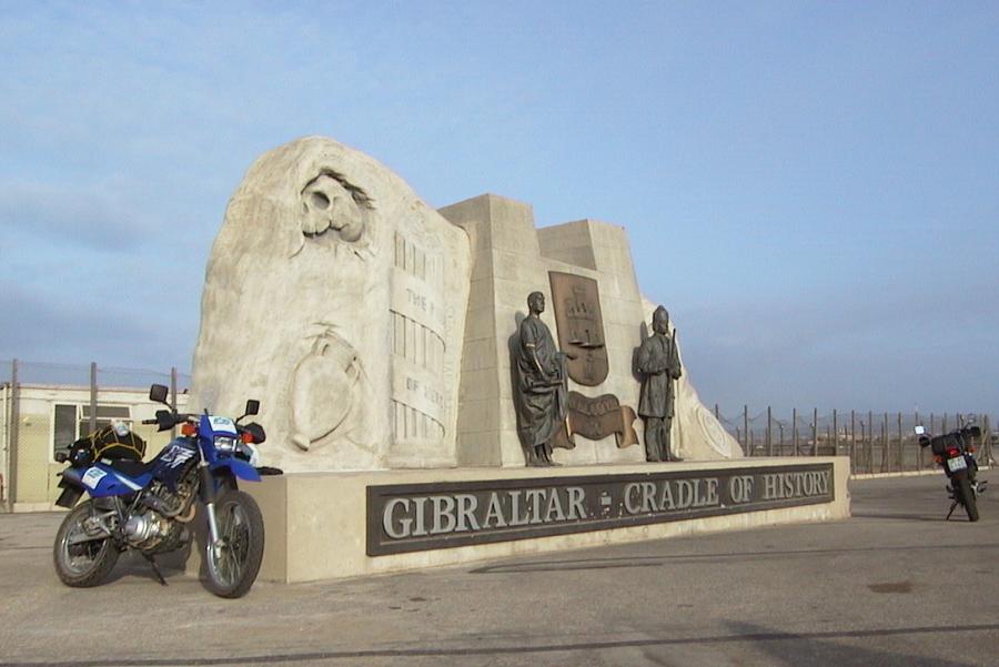 57-gibmonument.jpg - Gibralter