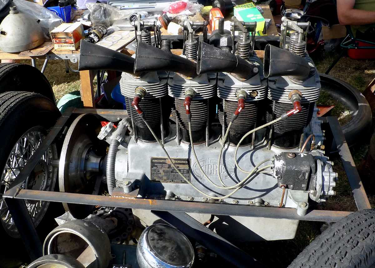 L1010203.JPG - Neat old aircraft engine, drop this into a WWI era chassis and have a real veteran racer.