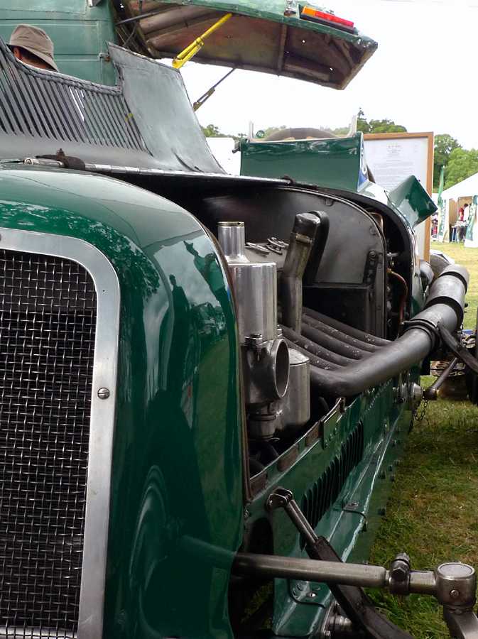 L1010240.JPG - The ERAs used supercharged Riley 6-cylinder engines of 1.5 and 2.0 liter capacity.