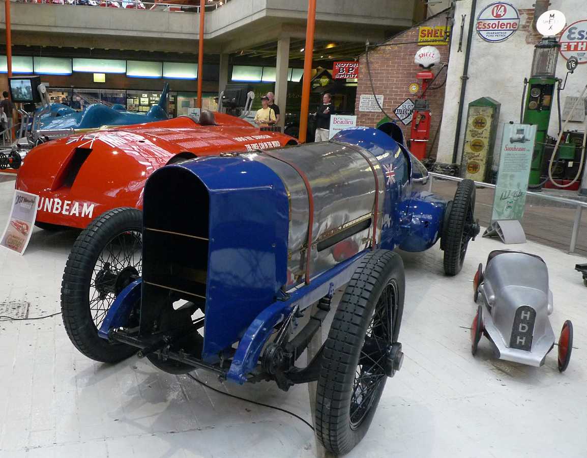 L1010300.JPG - Record breakers: A pair of Sunbeams, 1920 and 1927. The latter was the first 200mph car.