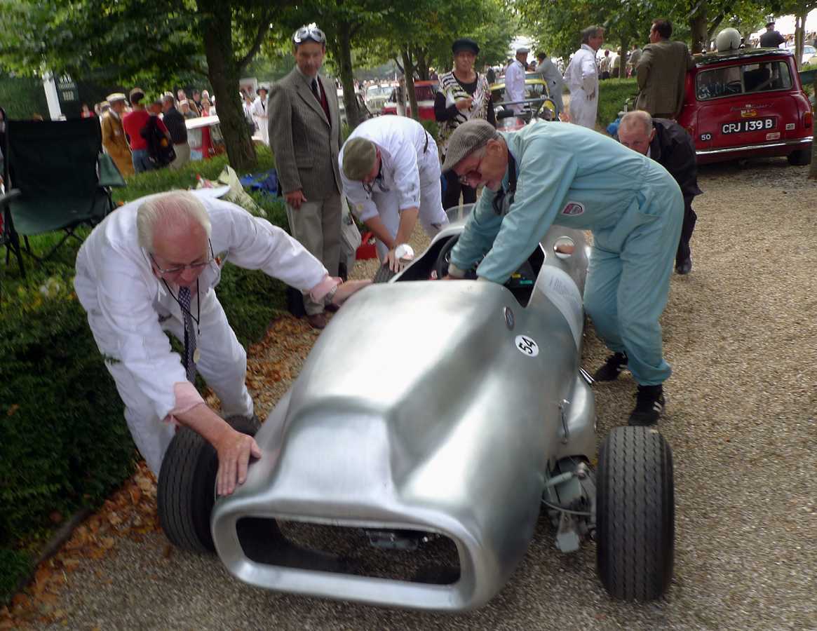 L1010669.JPG - Two 1275 Cooper engines in a homemade tube framed aluminum bodied race car.. What could possibly go wrong?