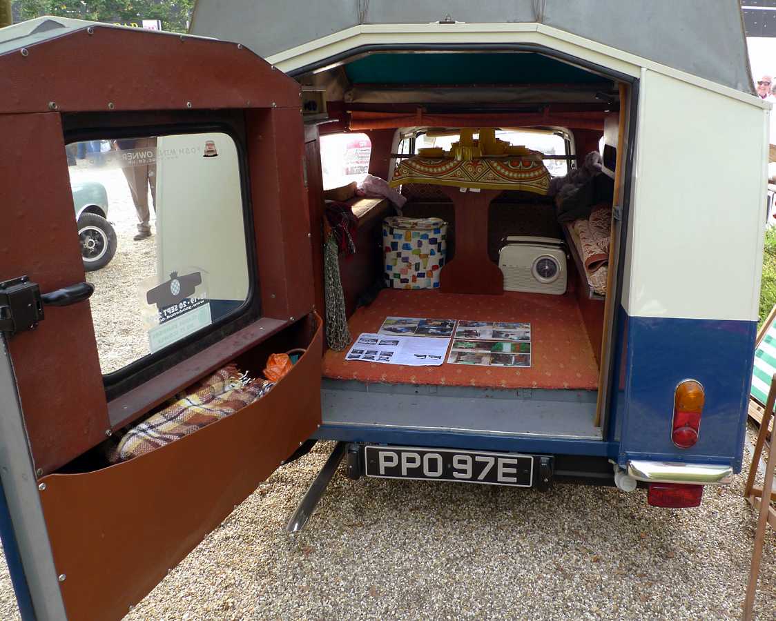 L1010789.JPG - Here is the capacious, luxury interior of the Wildgoose.