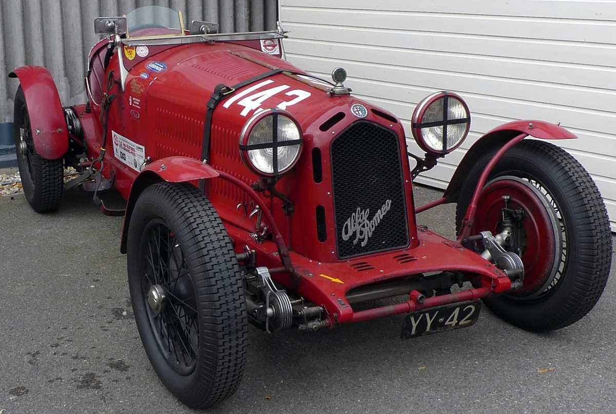 L1010930.JPG - Early Alfa, P3 Biposte I think, just look at that patina. The Brits use their cars.