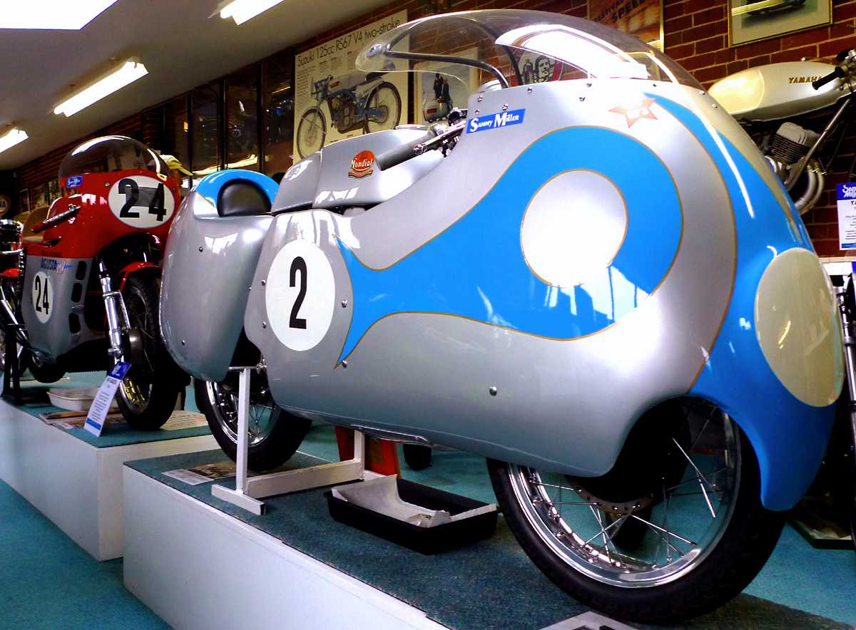 L1010545.JPG - Mondial 250 GP bike. With that enclosed rear end it looks more like a Bonneville streamliner than a road racer.
