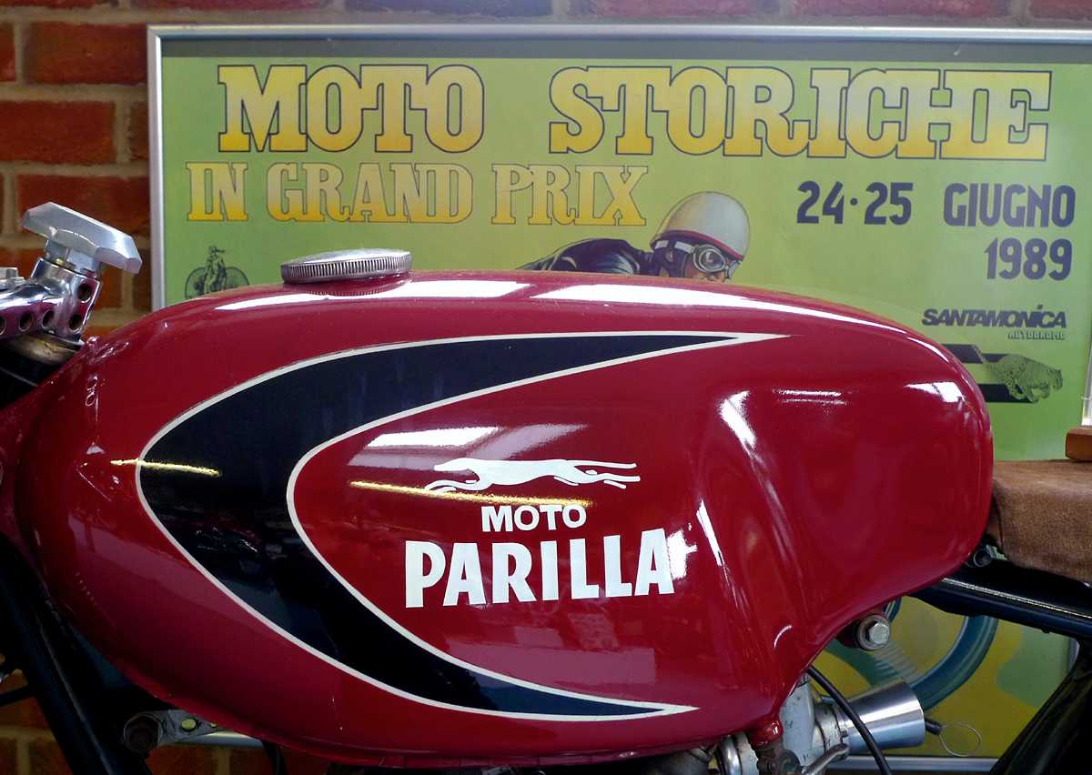 L1010553.JPG - The Italian bikes, especially in the fifties and early sixties, have tank shapes that approach fine sulpture.