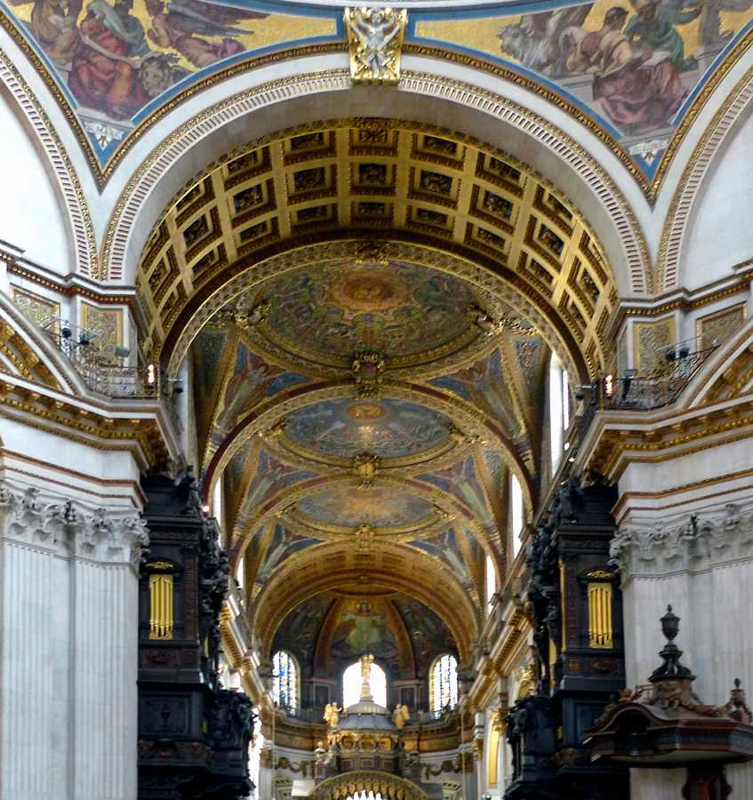 L1020006.JPG - Inside the cathedral. No guilt over the gilt here.