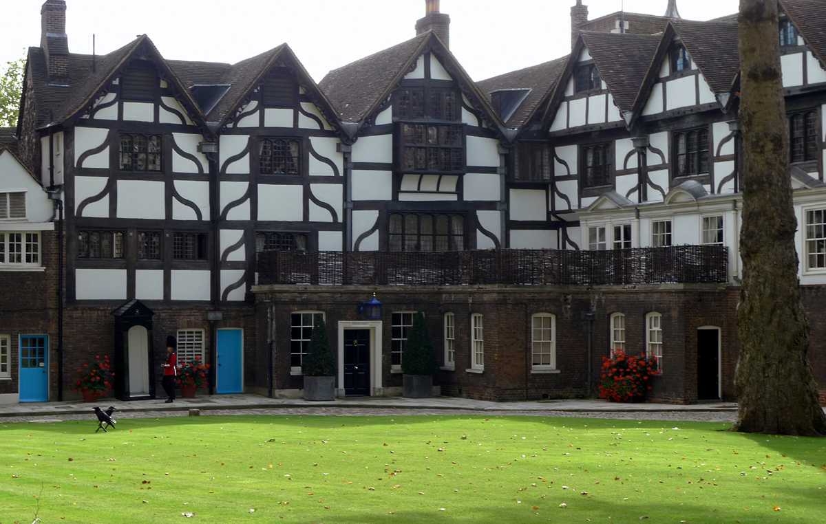 L1020106.JPG - Guard on patrol on the grounds.